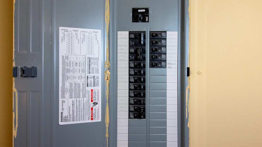 How to Install and Maintain Electrical Panel? - electricgs.com